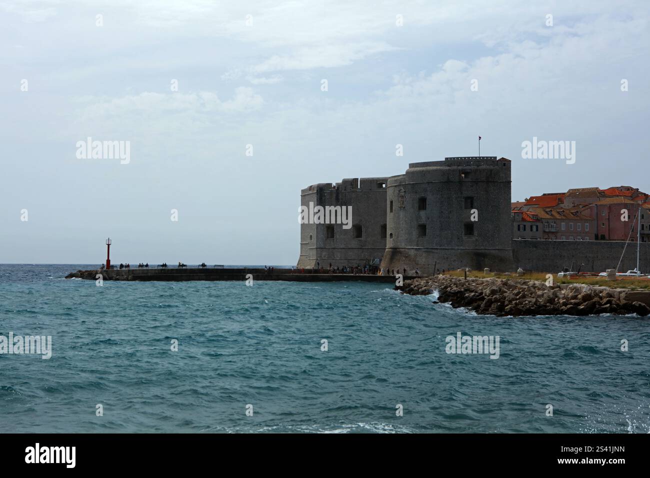 Mauern von Dubrovnik - Verteidigungsmauern von Dubrovnik, Kroatien Stockfoto