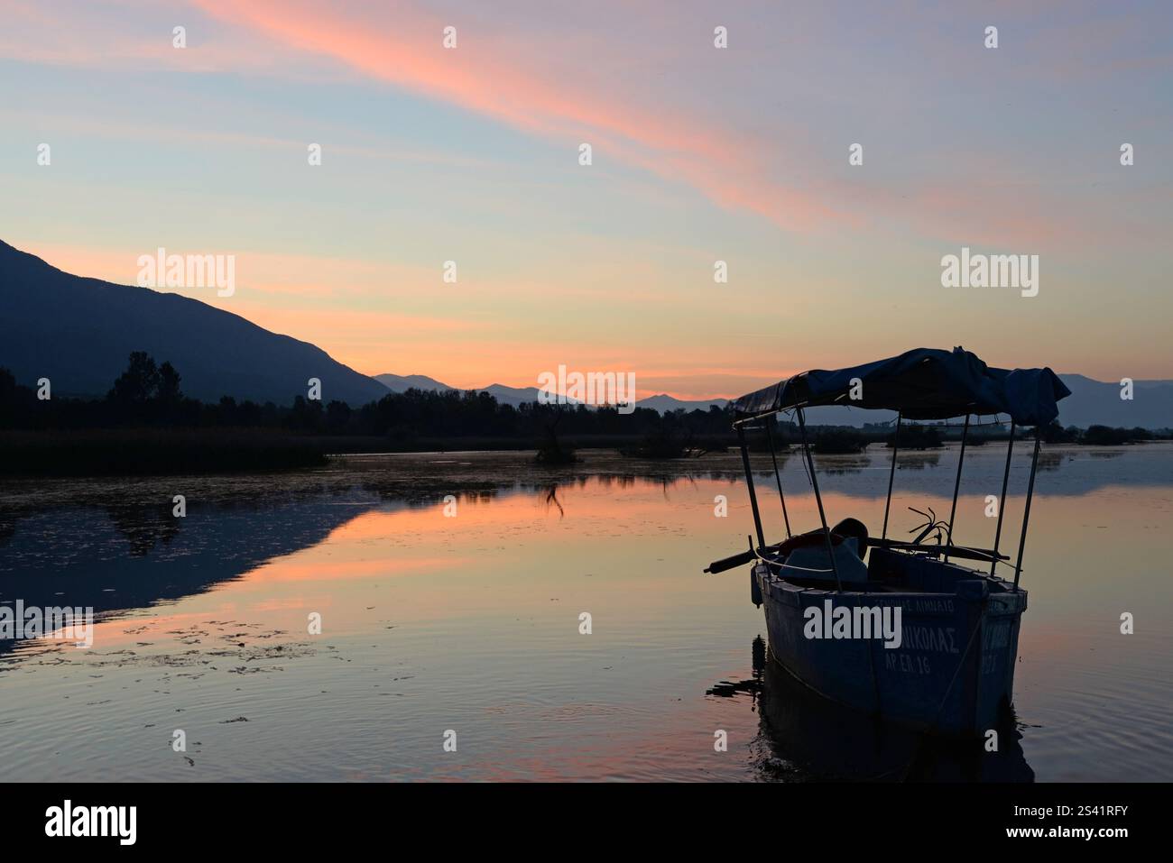 Sonnenaufgang über dem See Kerkini in Nordgriechenland Stockfoto