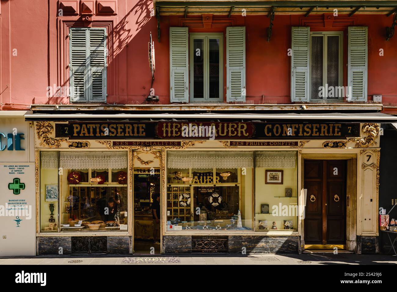 Henri Auer Patisserie und Konditoreien Storefront in Nizza, Frankreich Stockfoto