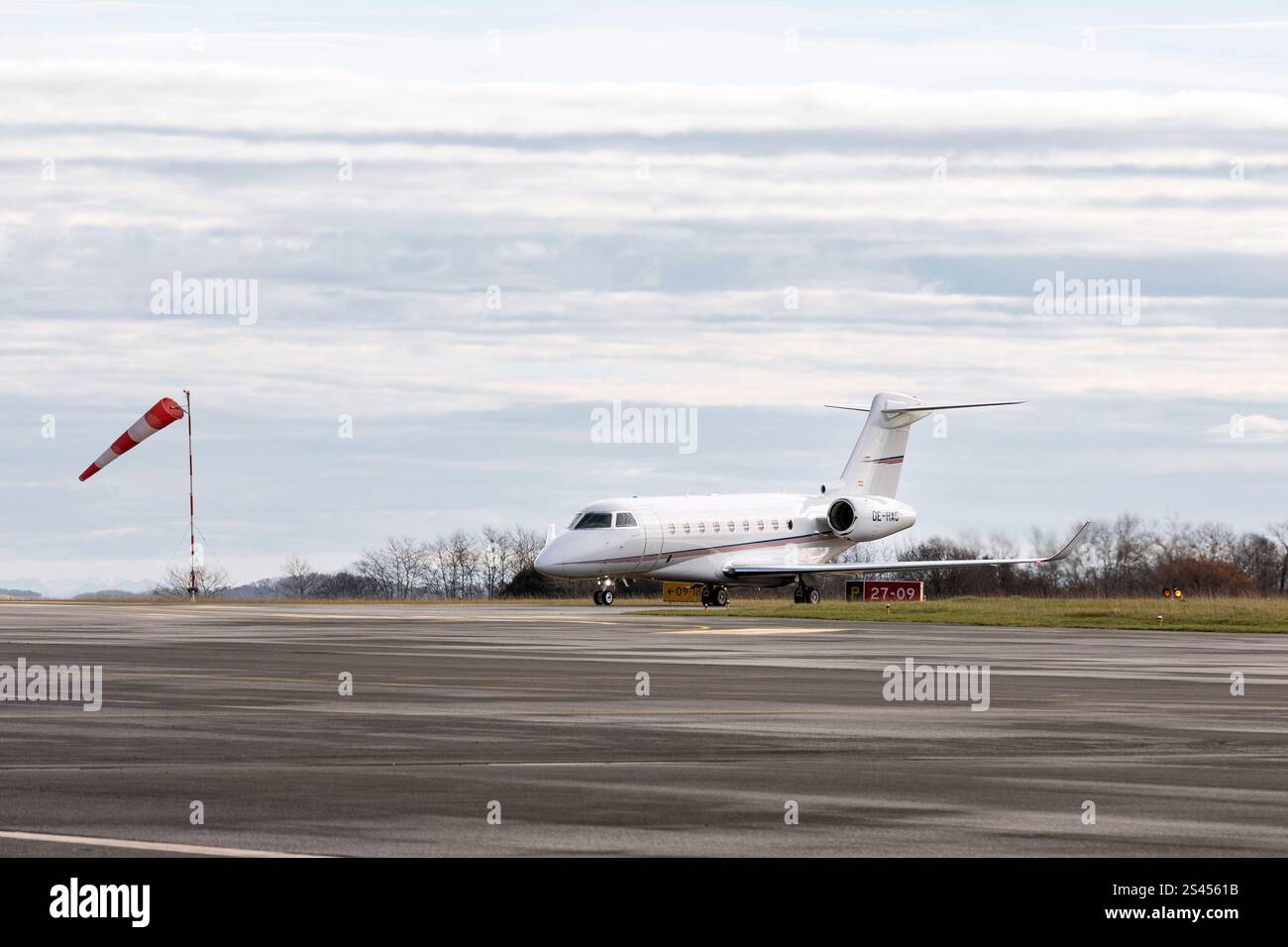 Gulfstream G280 (OE-HAG) am Flughafen Biarritz, Frankreich. Stockfoto