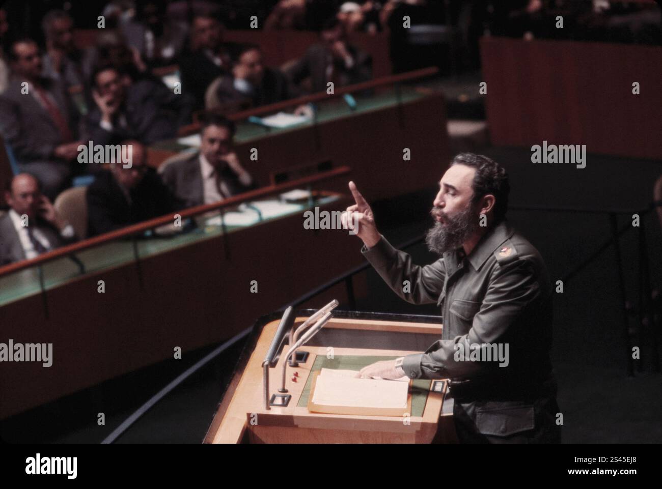 Fidel Castro sprach bei den Vereinten Nationen in New York von Bernard Gotfryd (1924–2016). Stockfoto