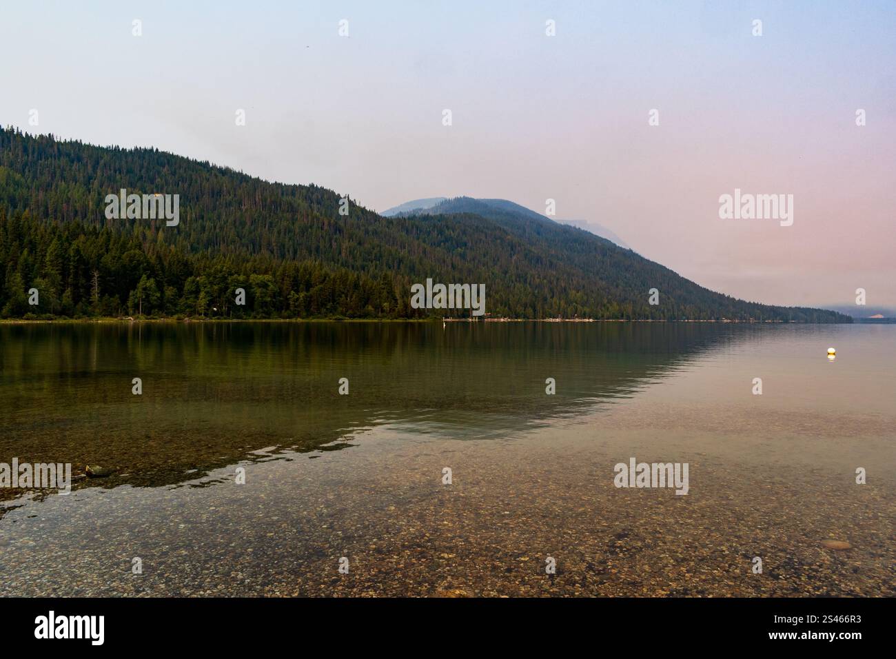 Lake Wenatchee an einem Smokey Day, Leavenworth, WA, USA Stockfoto
