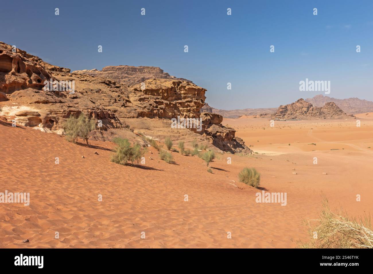 Wadi Rum Wüstenlandschaft. Jordanien. Horizontal. Stockfoto