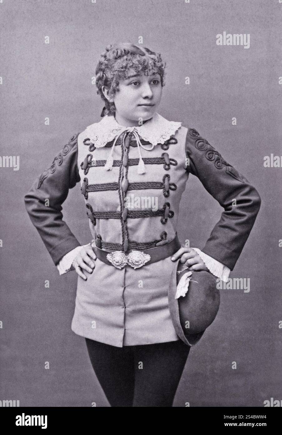 Marguerite Ugalde von Paul Nadar. Marguerite Ugalde (geb. Marie Varcollier) (1862–1940) war eine französische Mezzosopranistin. Sie war die Tochter der Sängerin und Theatermanagerin Delphine Ugalde. Stockfoto