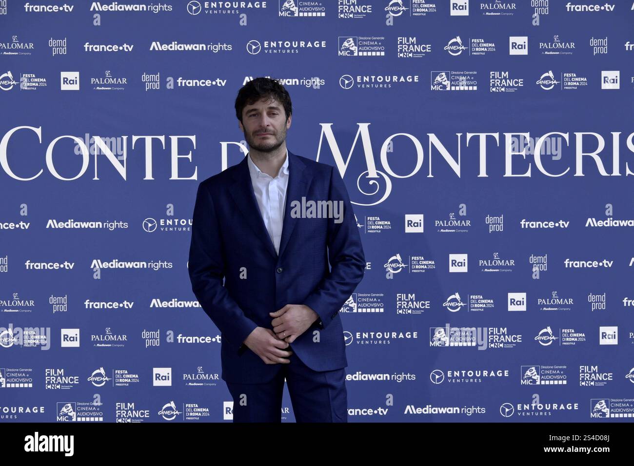 News - Photocall della Serie Rai Il Conte di Montecristo Lino Guanciale während des Photocall della Serie Rai Il Conte di Montecristo , News in Rome, Italy, 10. Januar 2025 Rome Ambasciata di Francia to Rome Italy Copyright: XMassimoxLanduccix/xLiveMediax LPN 1680448 Stockfoto