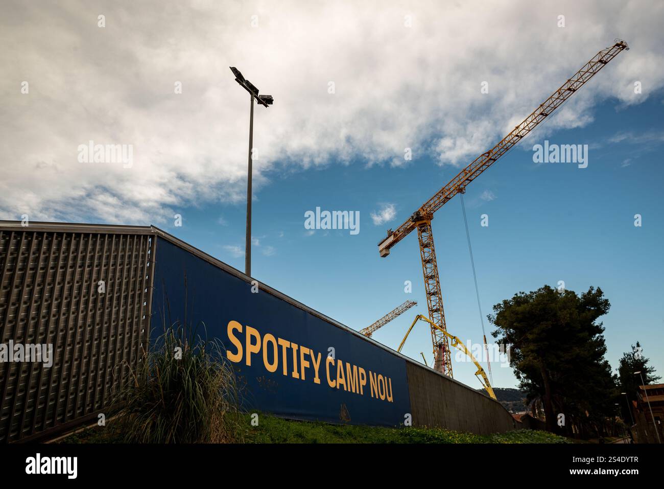 Renovierungsarbeiten im Spotify Camp Nou Stadion in Barcelona, Spanien. Der Baufortschritt des FC Barcelona Stadions läuft ohne Fertigstellungsdatum für Stockfoto