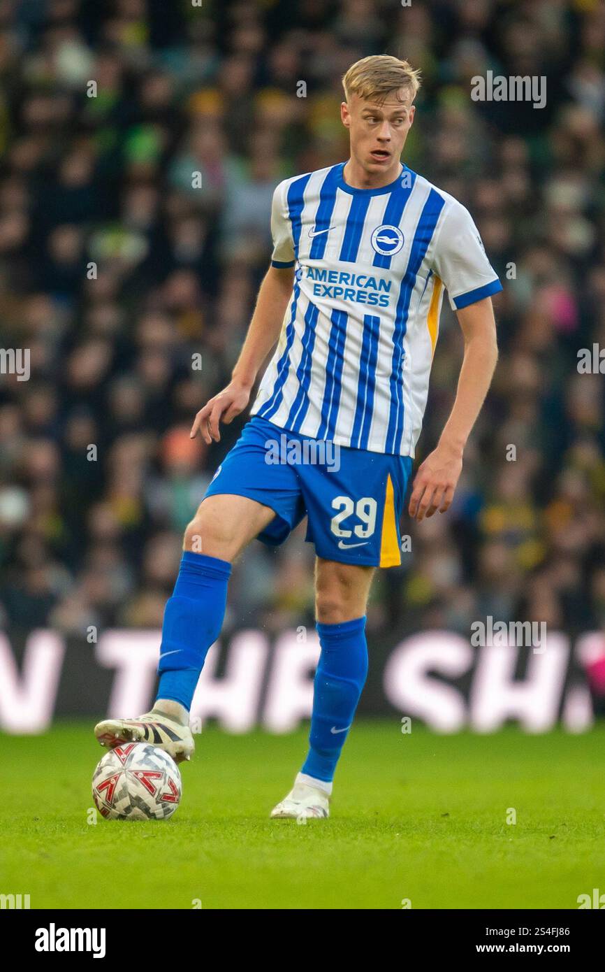 Jan Paul van Hecke von Brighton & Hove Albion am Samstag, den 11. Januar 2025, beim dritten Spiel des Emirates FA Cup zwischen Norwich City und Brighton und Hove Albion in der Carrow Road, Norwich. (Foto: David Watts | MI News) Credit: MI News & Sport /Alamy Live News Stockfoto