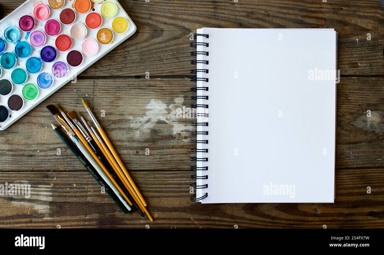 Kunst, Design, Farbe, Farbe, Zeichnung, Palette, Hintergrund, Papier, Pinsel, Aquarell, künstlerisch, Pinsel, Maler, isoliert, hell, Hobby, Färben, ich Stockfoto