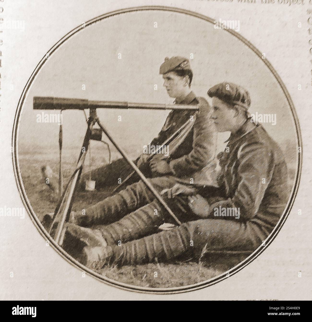 WWI - Männer der Signal Corp (bekannt als Flag Waggers) auf dem Balkan. Die Balkankriege, die 1912 und 1913 stattfanden, waren eine Reihe von Konflikten, die zum Ausbruch des Ersten Weltkriegs beitrugen. Kämpfer waren Griechenland, Serbien, Montenegro und Bulgarien, die gegen das Osmanische Reich kämpften. Stockfoto