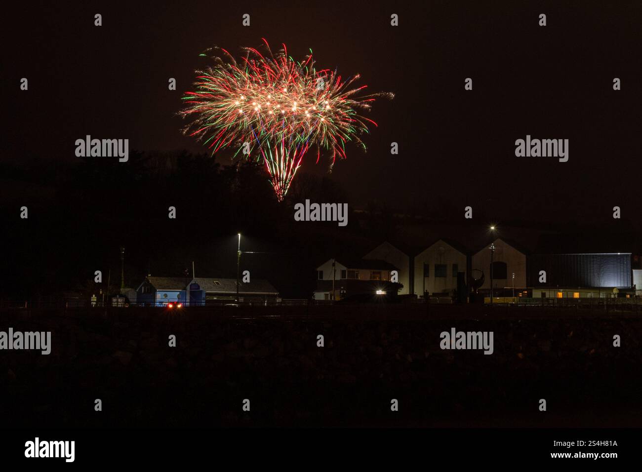 Silvesterfeuerwerk in Bantry, West Cork, Irland. Stockfoto