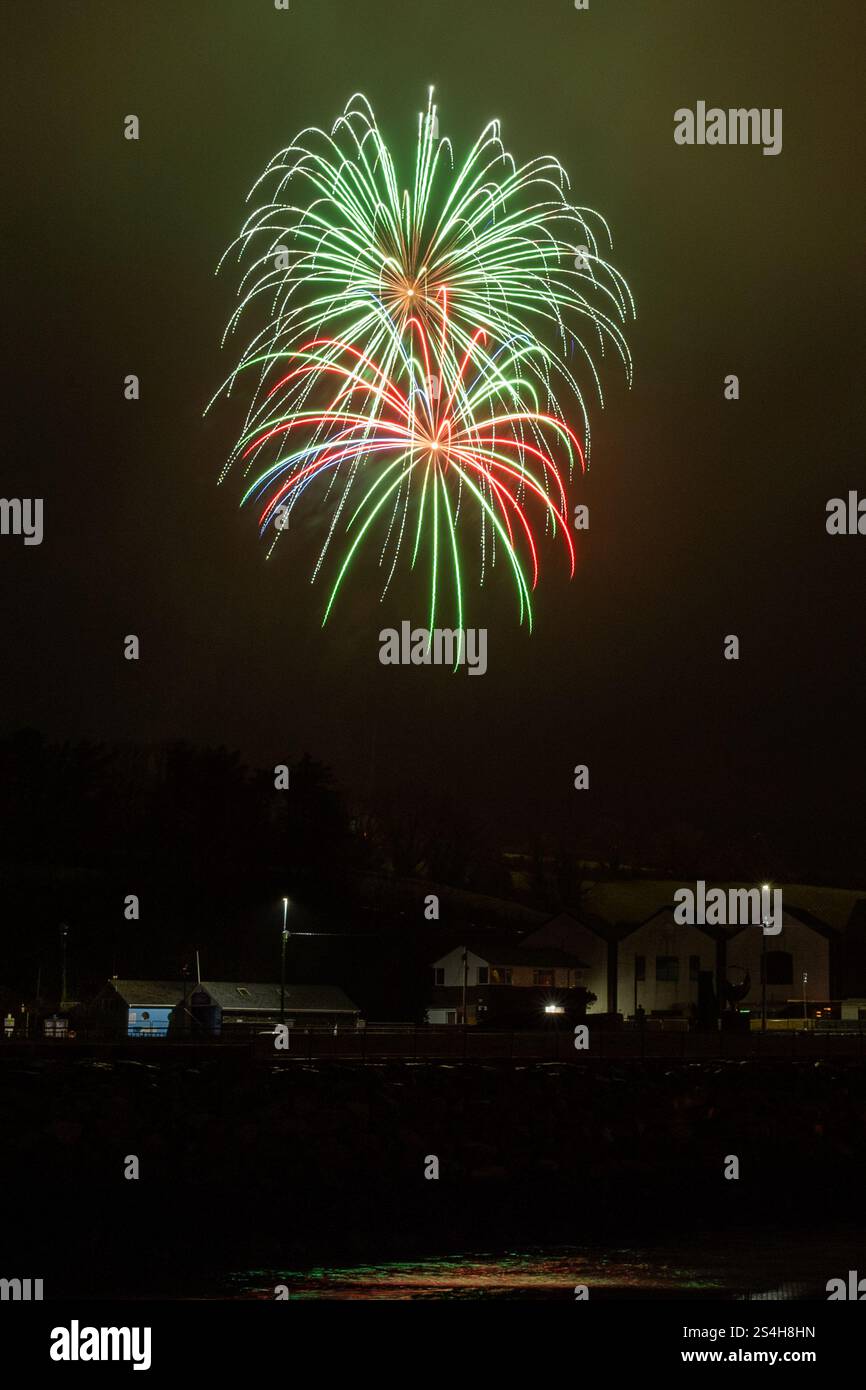 Silvesterfeuerwerk in Bantry, West Cork, Irland. Stockfoto