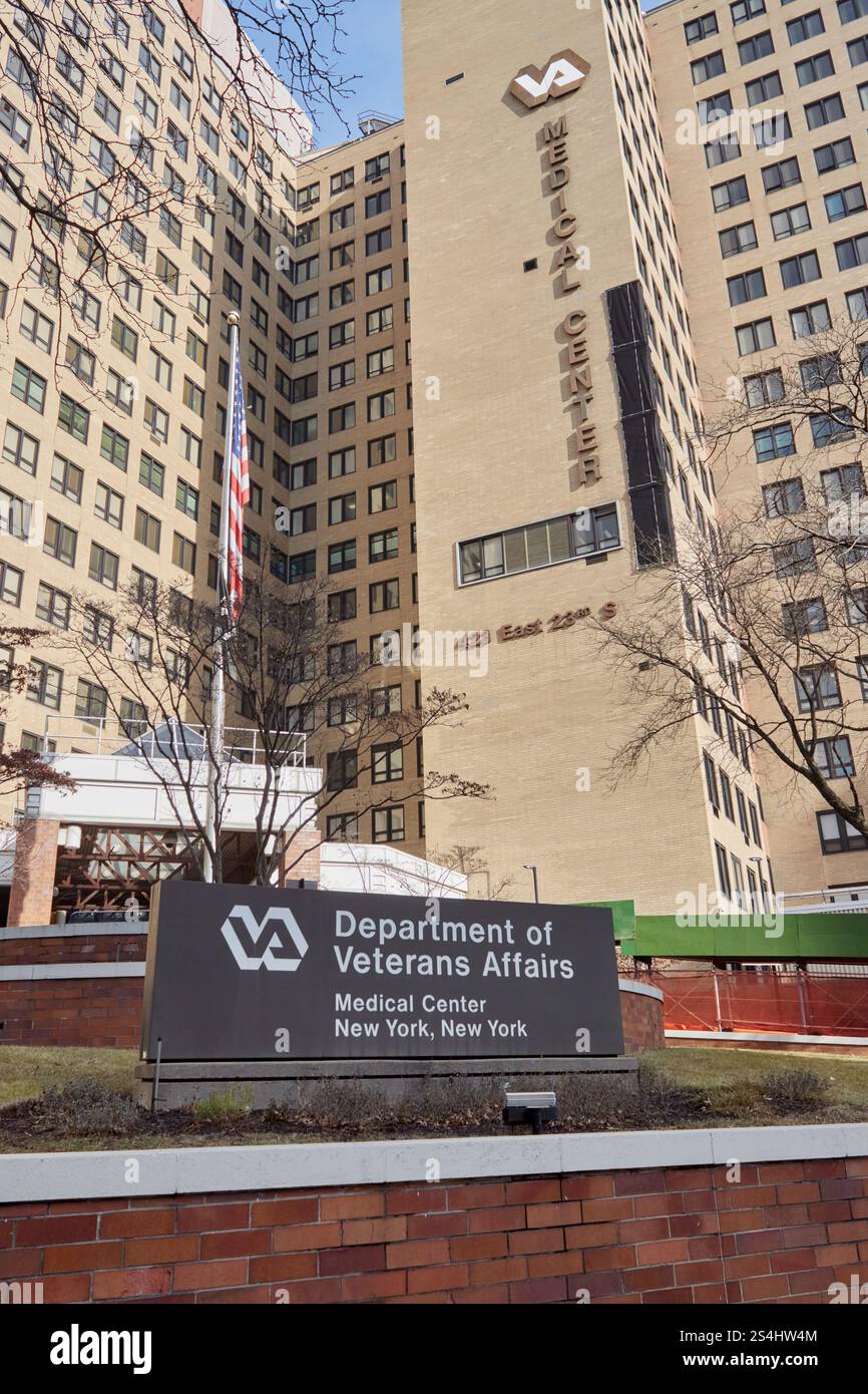 Eintritt in ein medizinisches Zentrum der Abteilung für Veteranenangelegenheiten im East Village von Manhattan, New York Stockfoto