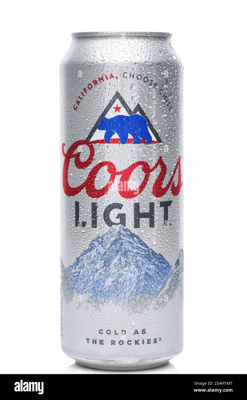IRVINE, KALIFORNIEN - 11. JAN 2025: A King Dose of Coors Light Beer. Stockfoto