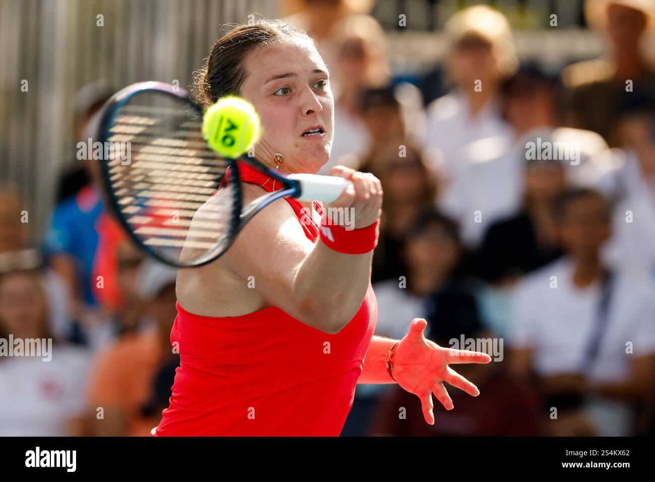 Melbourne, Australien. Januar 2025. Tennis: Grand Slam - Australian Open, Damen Singles, 1. Runde. Niemeier (Deutschland) - Chwalinska (Polen). Jule Niemeier in Aktion. Frank Molter/dpa/Alamy Live News Stockfoto