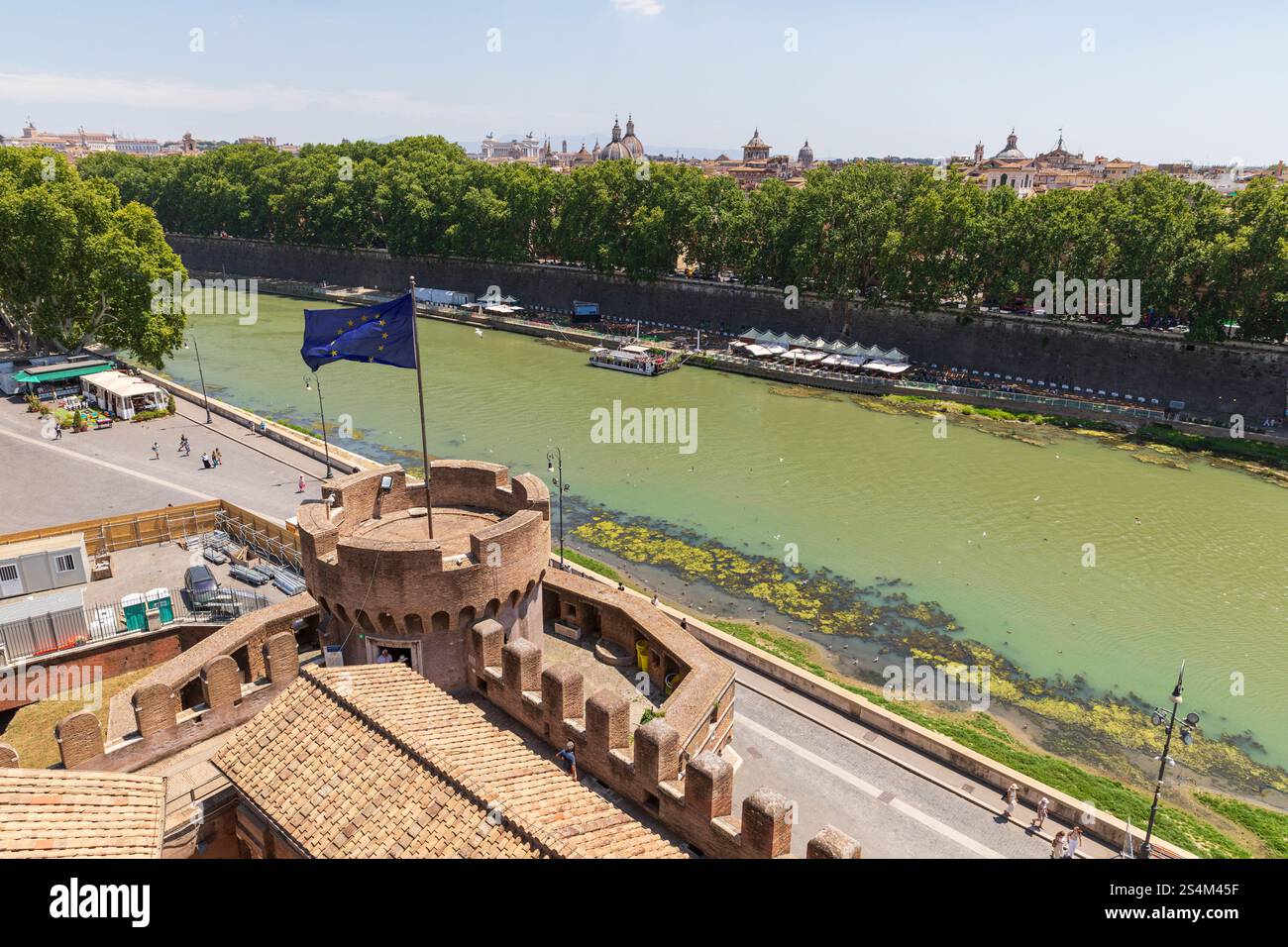 Blick über den Tiber und Rom von der Engelsburg, Rom, Italien. Stockfoto