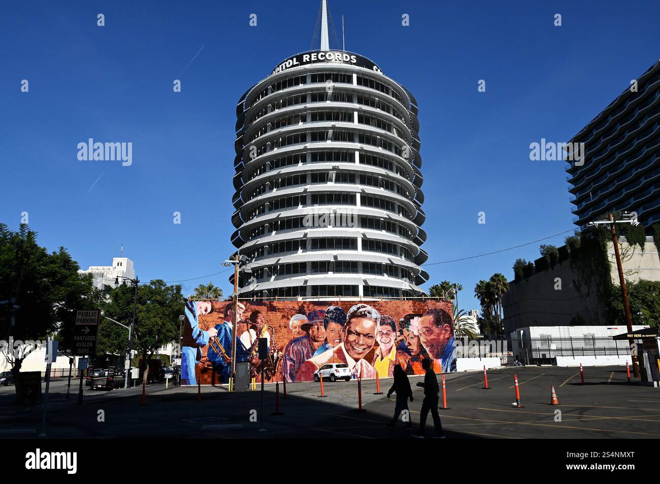 Capitol Tower, Hauptsitz von Capitol Records in Hollywood, Los Angeles, Kalifornien, USA Stockfoto