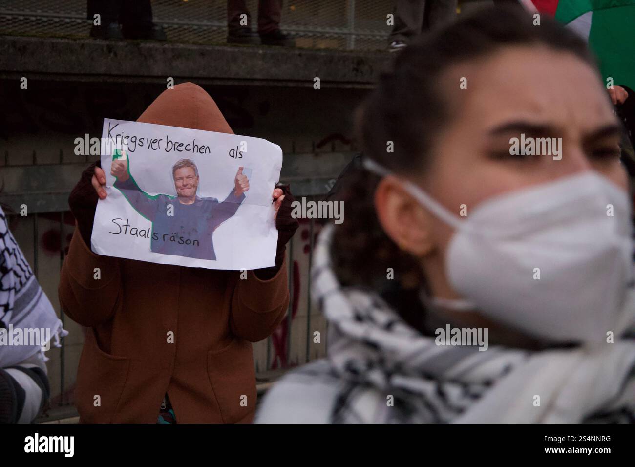 Mainz, Deutschland. Januar 2025. Pro-Palästina-Demo vor der Veranstaltung von Robert Habeck im Alten Postlager. Stockfoto