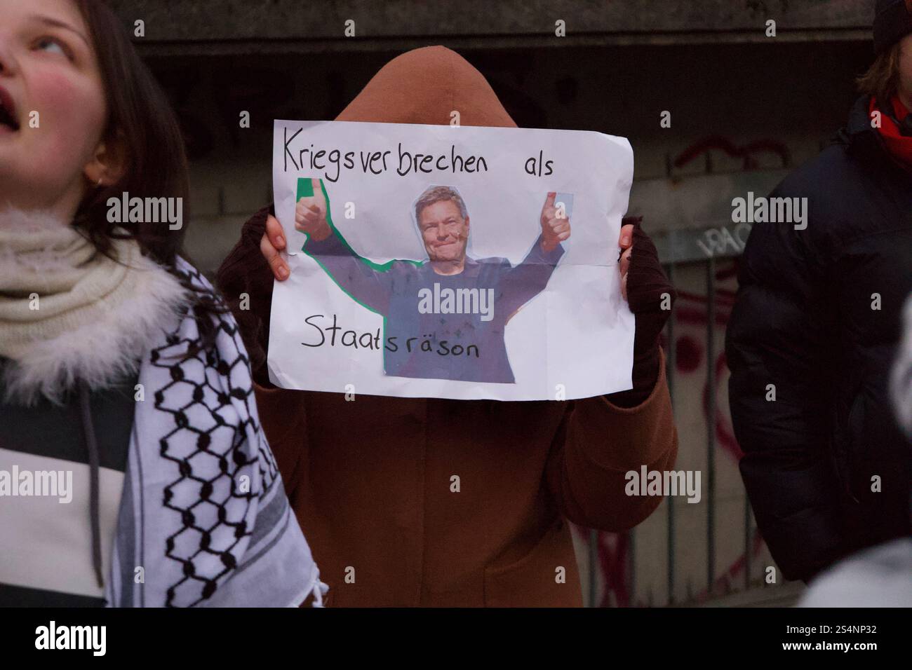 Mainz, Deutschland. Januar 2025. Pro-Palästina-Demo vor der Veranstaltung von Robert Habeck im Alten Postlager. Stockfoto