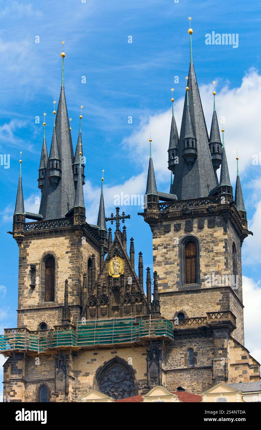 Die Kirche der Madonna vor Tyn, vom Altstädter Ring (Stare Mesto, Prag, Tschechische Republik) Stockfoto