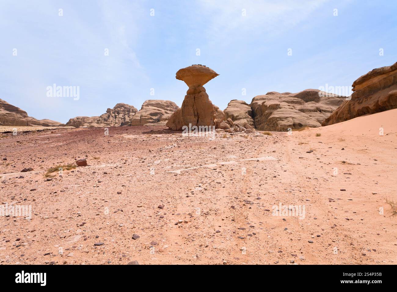 Pilzfelsen im Wadi Rum Dessert, Jordan Stockfoto