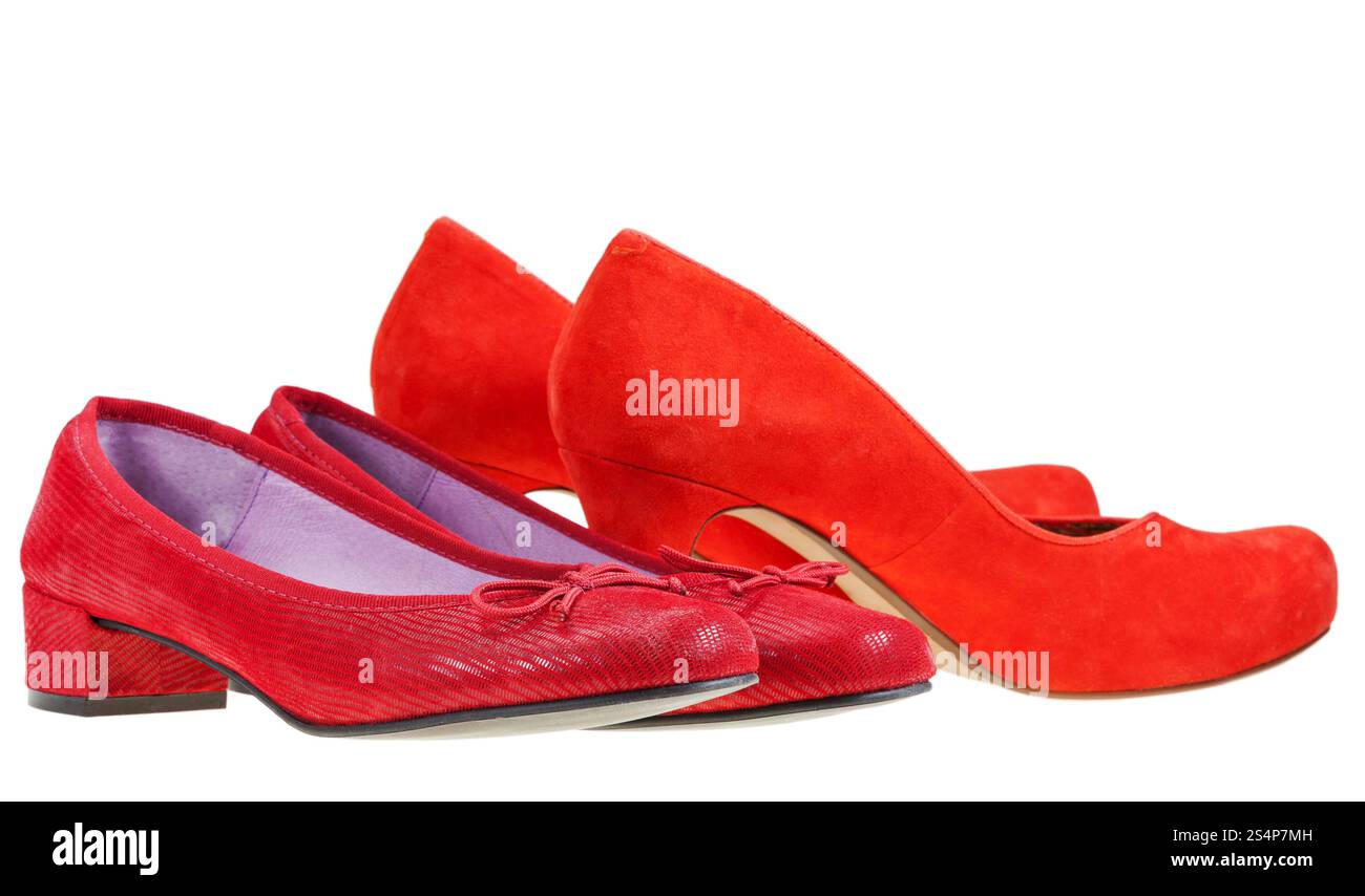 Zwei paar rote Frau pumps Schuhe isoliert auf weißem Hintergrund Stockfoto