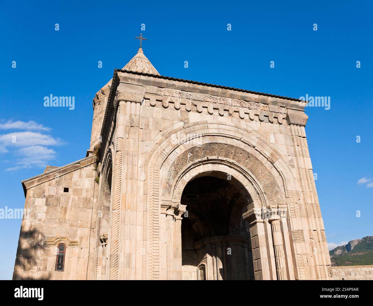 Tor zum sts. Peter und Paul Kathedrale in Tatev Kloster in Armenien Stockfoto