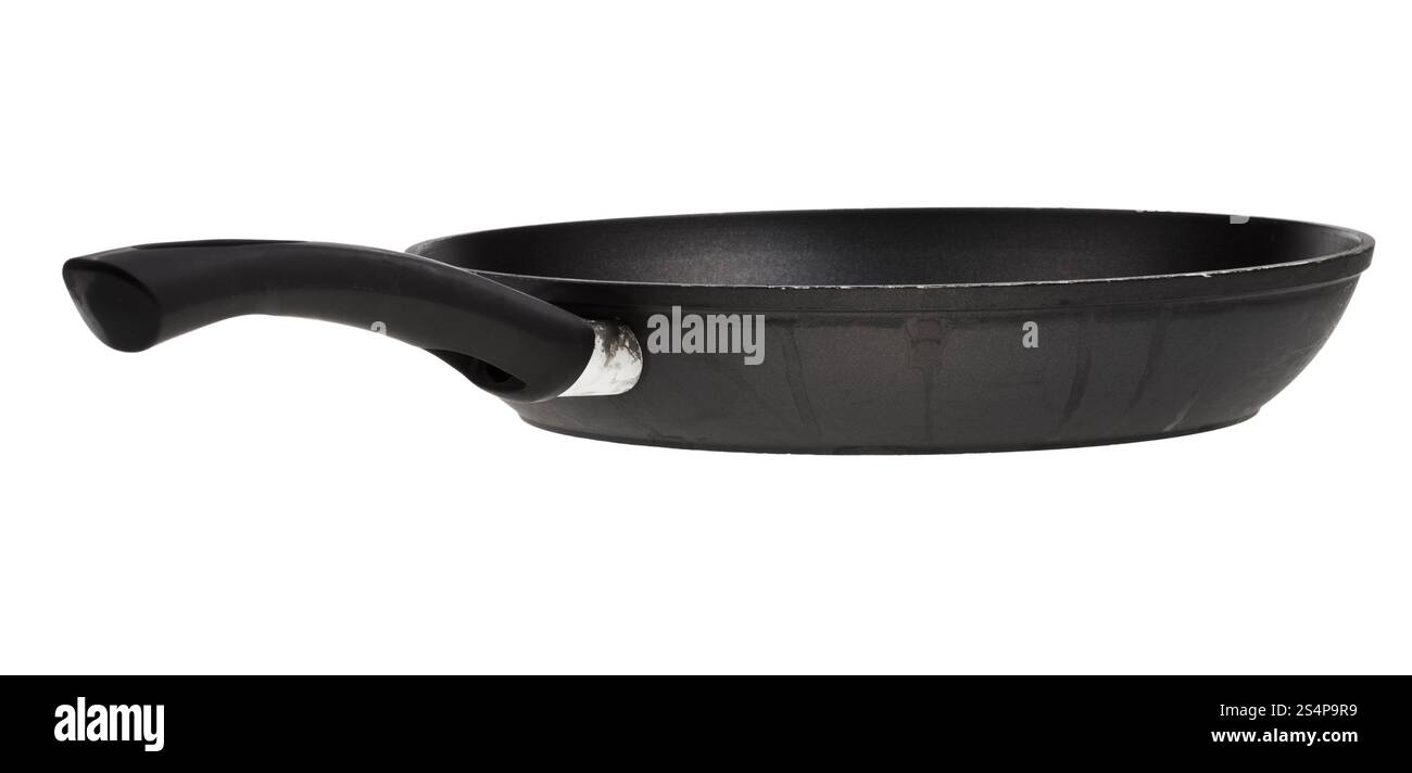große schwarze Bratpfanne isoliert auf weißem Hintergrund Stockfoto