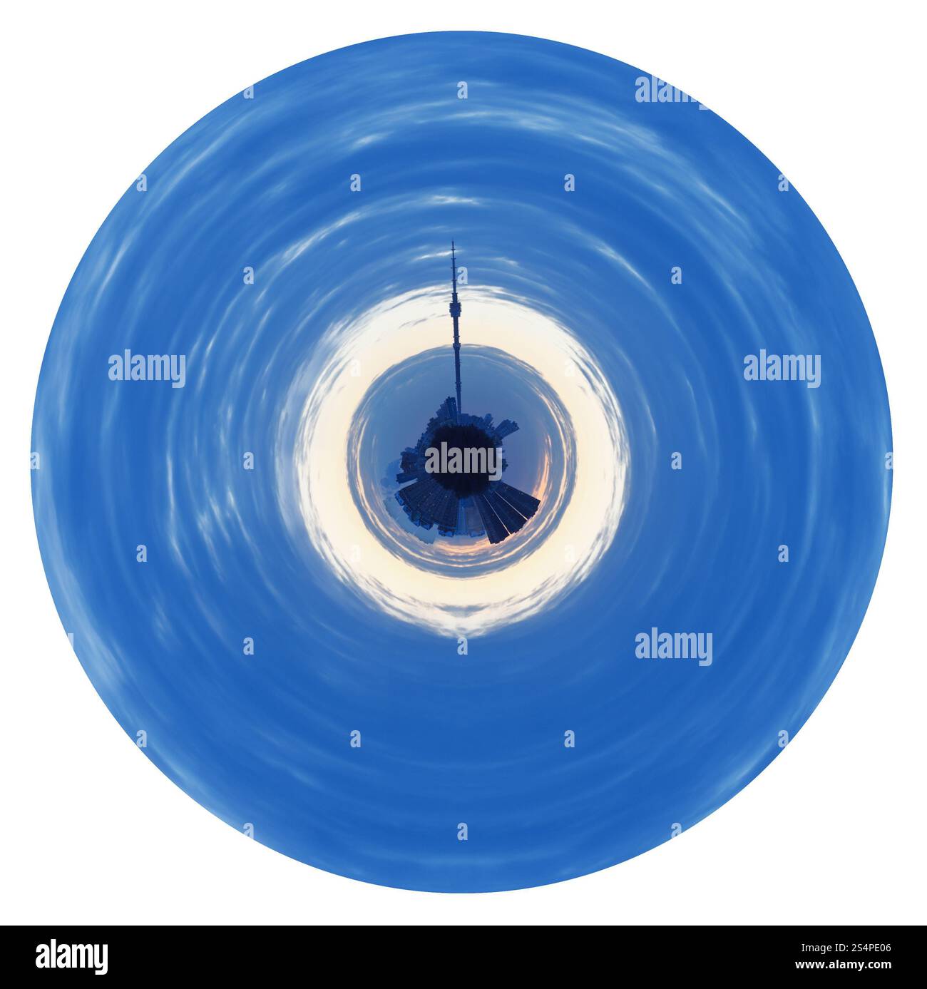 kleine Planeten - wenig urban Planet TV tower in blauen Nachthimmel isoliert auf weißem Hintergrund Stockfoto