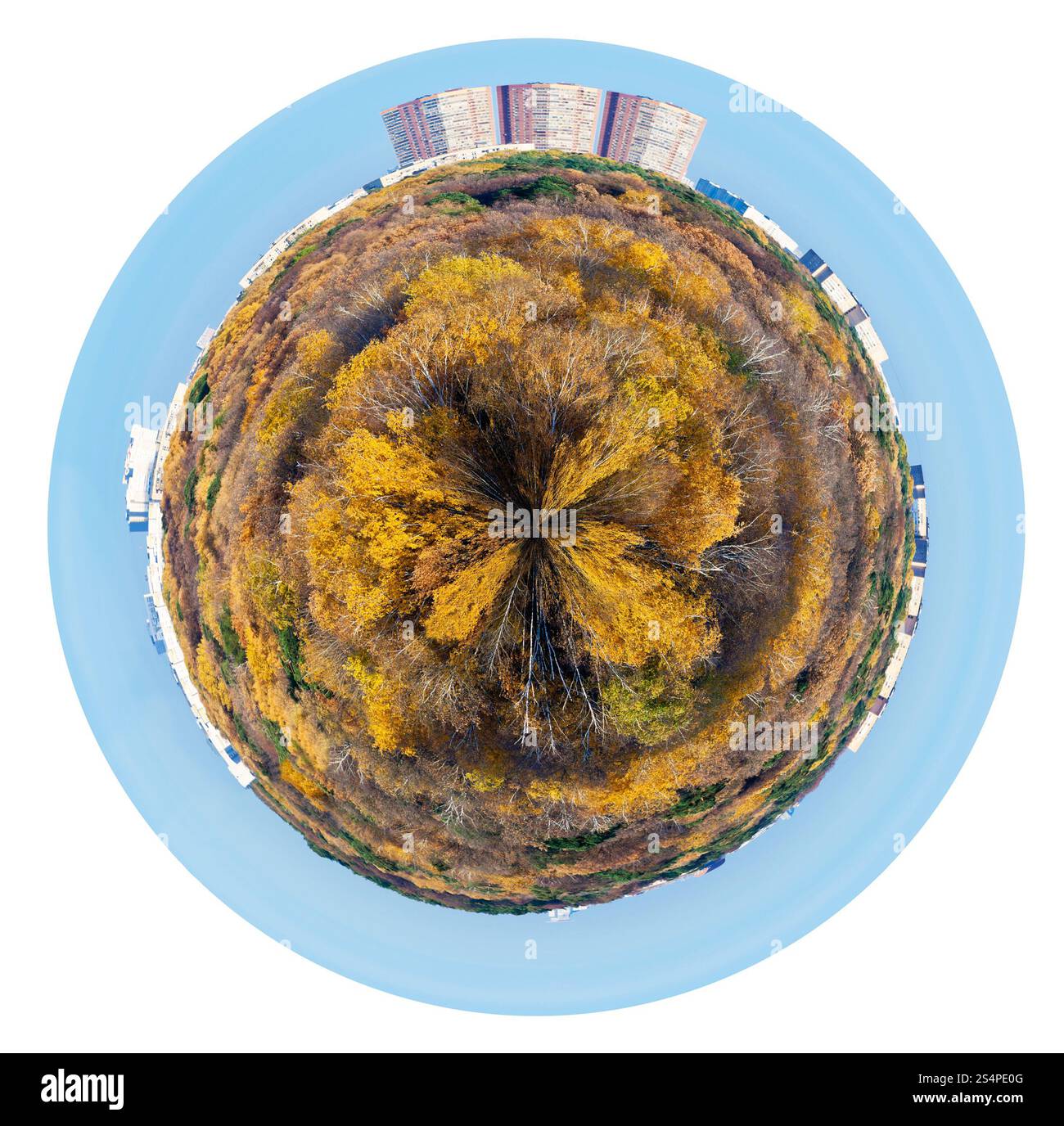 kleine Planeten - Herbstwald auf Planeten und städtischen Häuser isolierten auf weißen Hintergrund Stockfoto