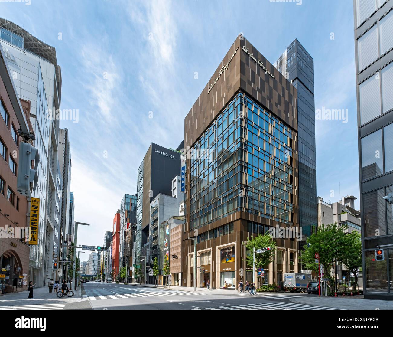 Hauptstraße des Einkaufsviertels Ginza, Tokio, Japan Stockfoto