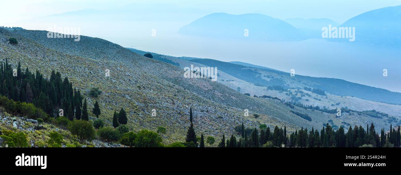 Draufsicht der Sommer trüben Abend am Meer (Kefalonia, Griechenland) Stockfoto
