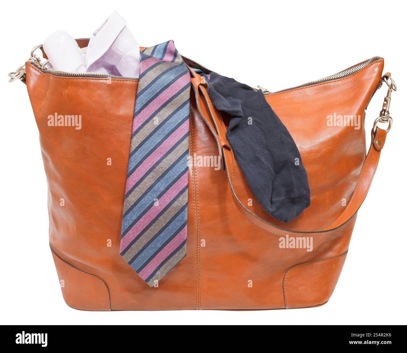 Herren Ledertasche mit Hemd, Krawatte, Socke isoliert auf weißem Hintergrund Stockfoto
