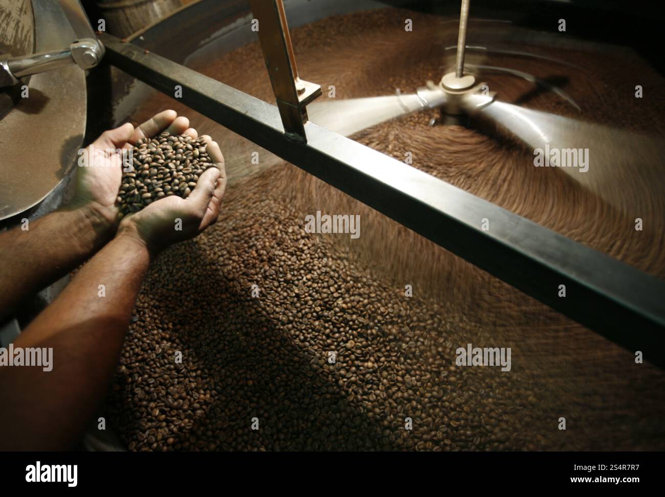 eine Café-Produktion in der alten Stadt von Catania auf Sizilien in Süditalien in Europa. Stockfoto