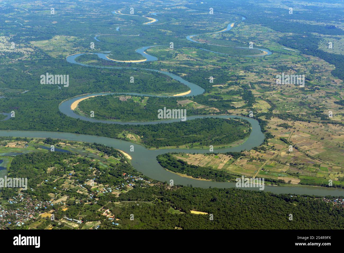 Ein Luftblick über die Landschaft der Provinz Ubon Rachathani in der Region Isan im Nordosten Thailands in Thailand.&#XA; Stockfoto