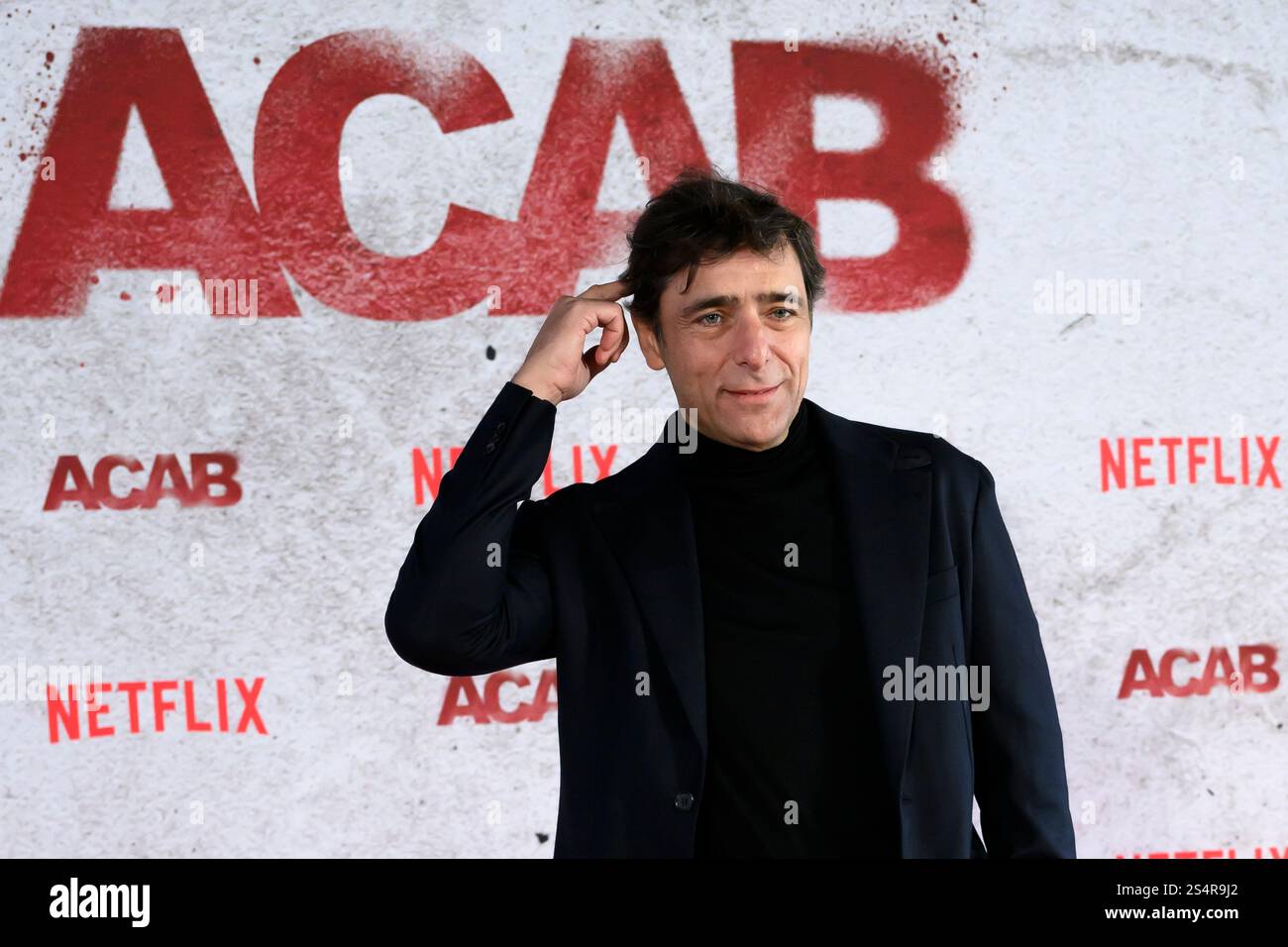 Rom, Italien. Januar 2025. Der Schauspieler Adriano Giannini nimmt am 13. Januar 2025 an der Fotokonferenz der Netflix-Fernsehserie ACAB im Barberini Cinema Rome (Italien) Teil. Quelle: Insidefoto di andrea staccioli/Alamy Live News Stockfoto