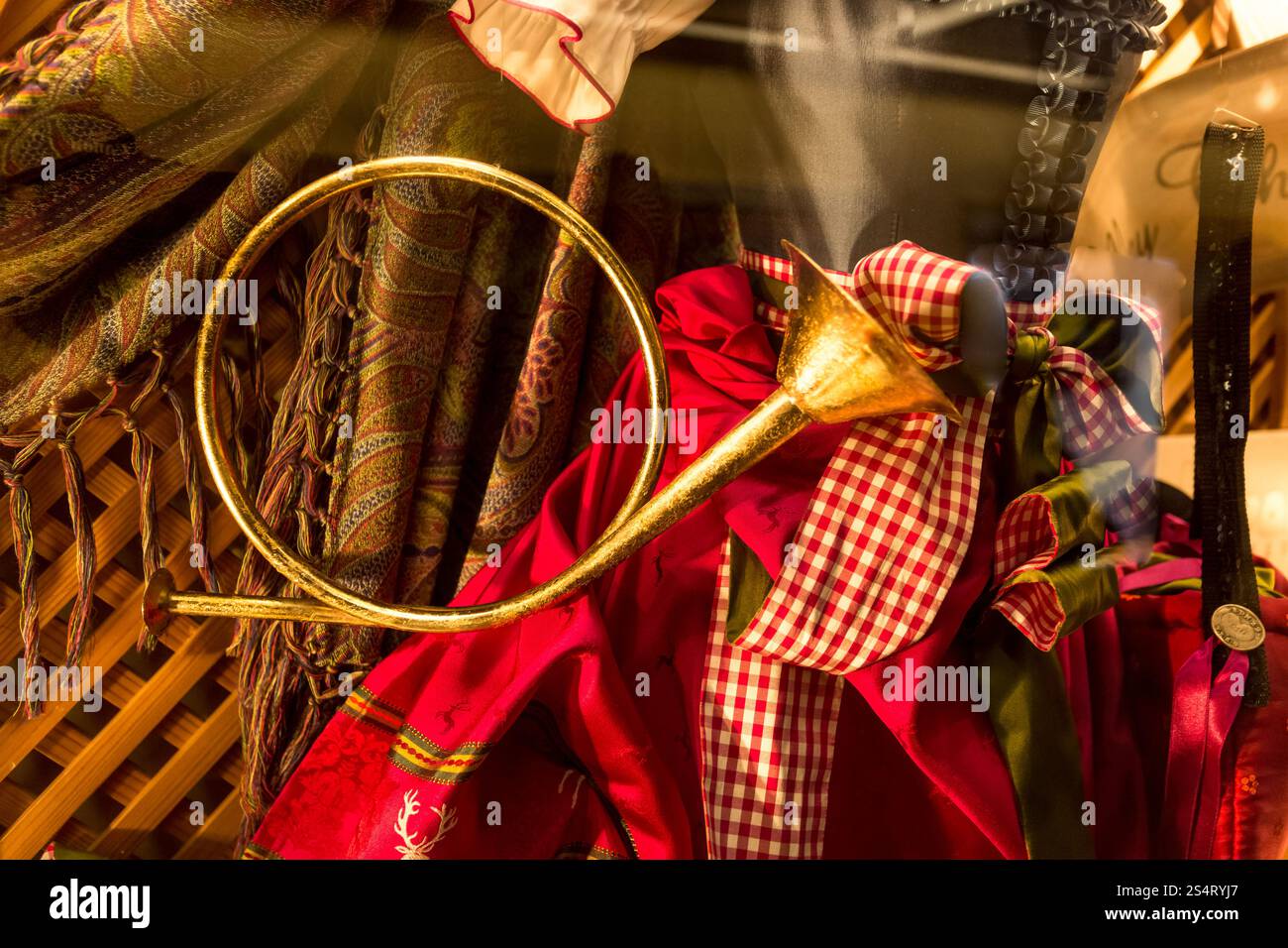 Nahaufnahme Foto von dekorative Messing-Jagdhorn Stockfoto