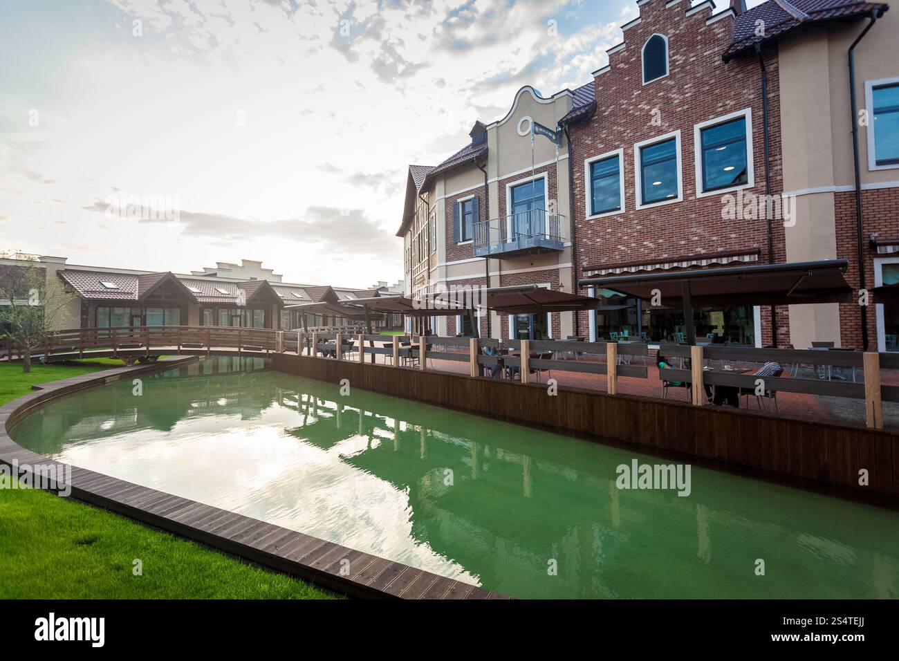 Schöne Aussicht auf die alte Stadt mit Kanal Stockfoto