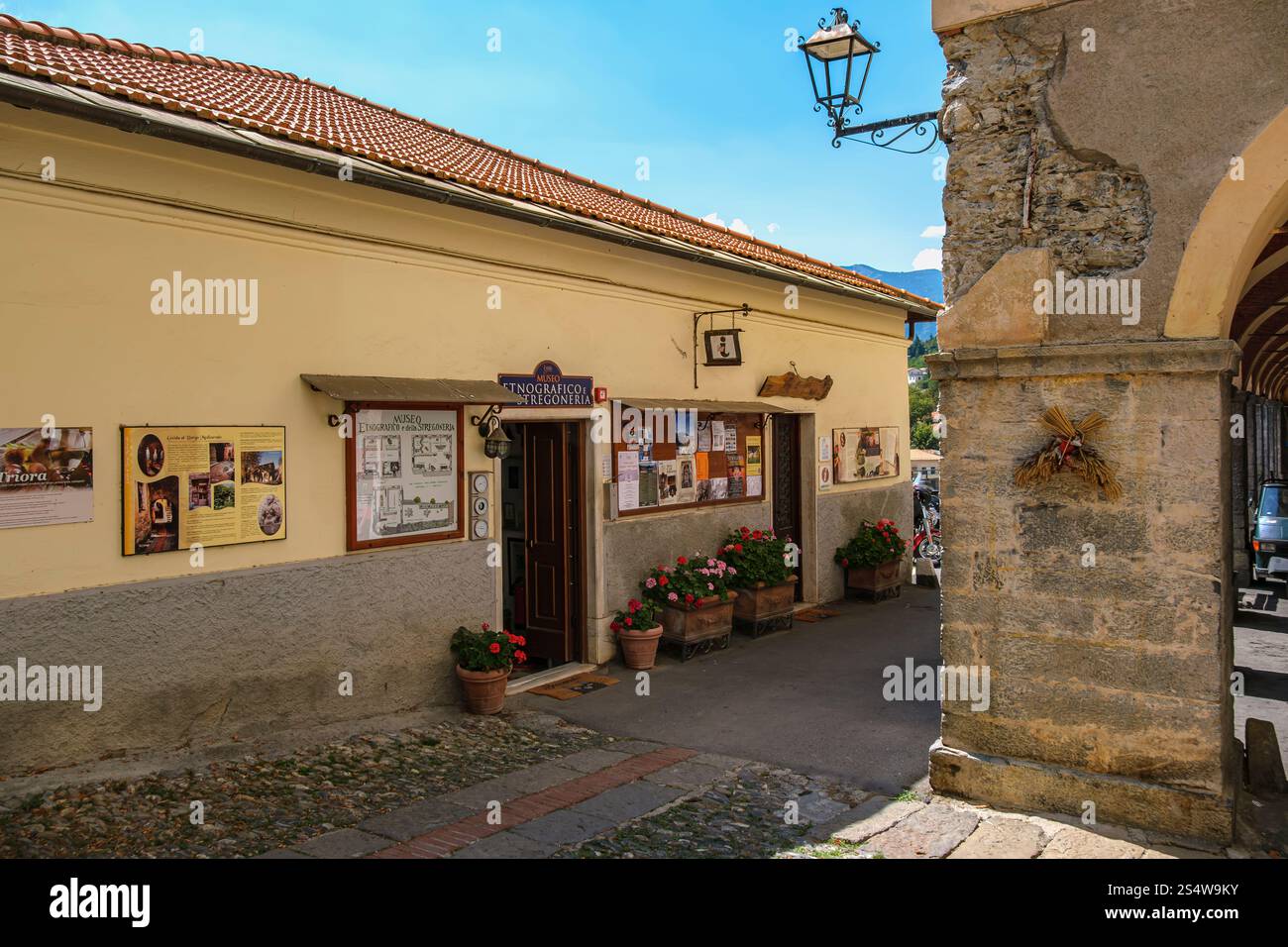 Stadtmuseum für Etnographie und Hexerei, Museo regionale Etnografico e della Stregoneria in Triora, Provinz Imperia, Ligurien, Italien. Stockfoto