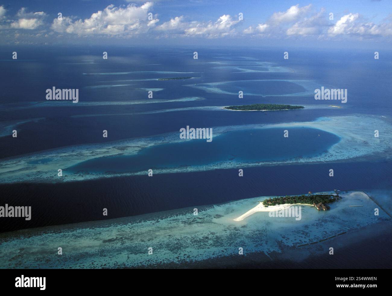 Die Meereslandschaft der Insel und des Atolls der Malediven im indischen Ozean. ASIATISCHER INDISCHER OZEAN MALEDIVEN MEERESLANDSCHAFT Stockfoto