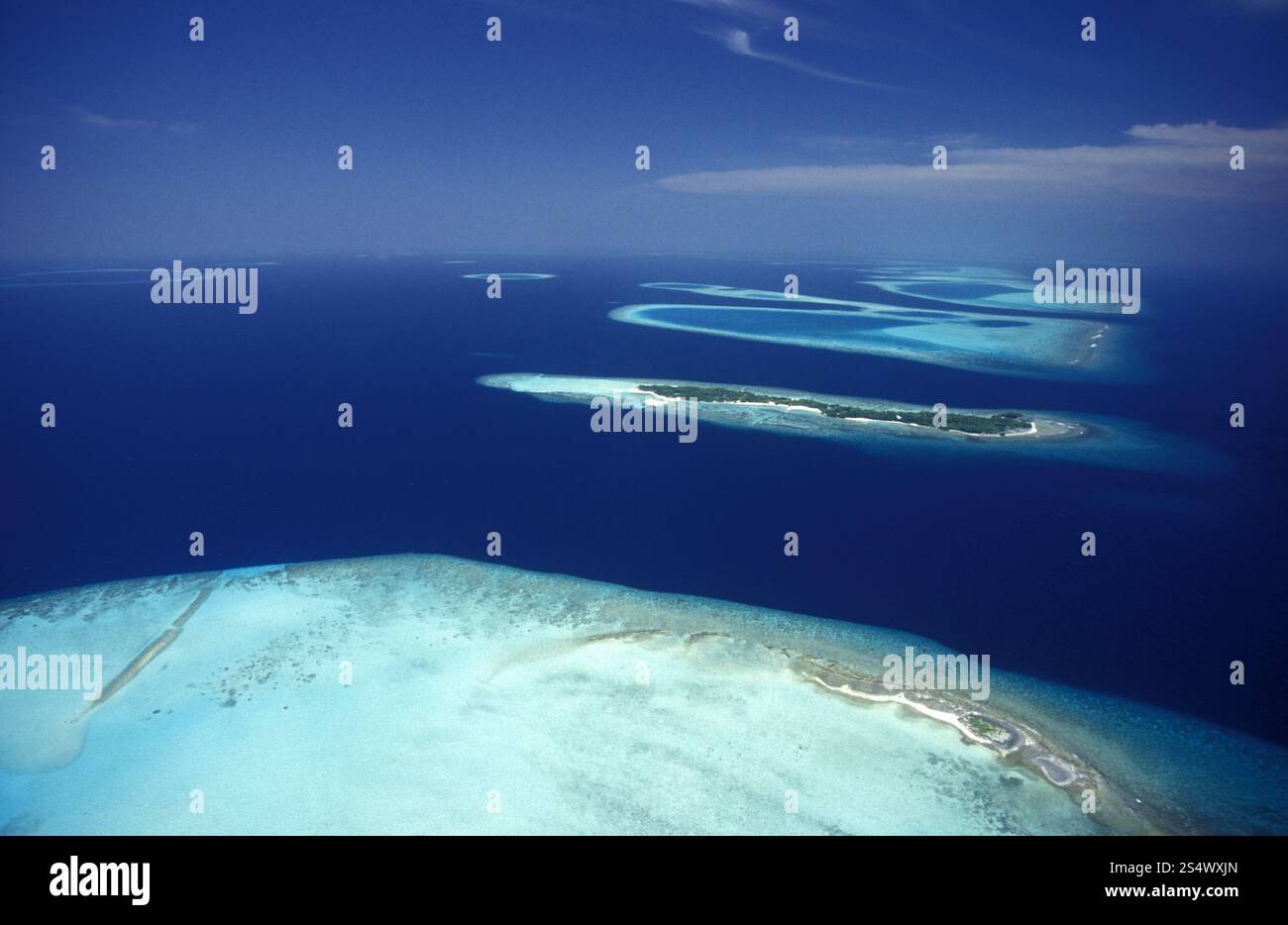 Die Meereslandschaft der Insel und des Atolls der Malediven im indischen Ozean. ASIATISCHER INDISCHER OZEAN MALEDIVEN MEERESLANDSCHAFT Stockfoto