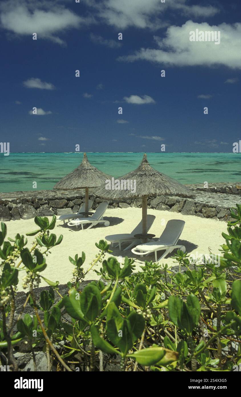 Ein Strand auf der Insel Mauritius im indischen Ozean. INDISCHER OZEAN MAURITIUS BEACH Stockfoto
