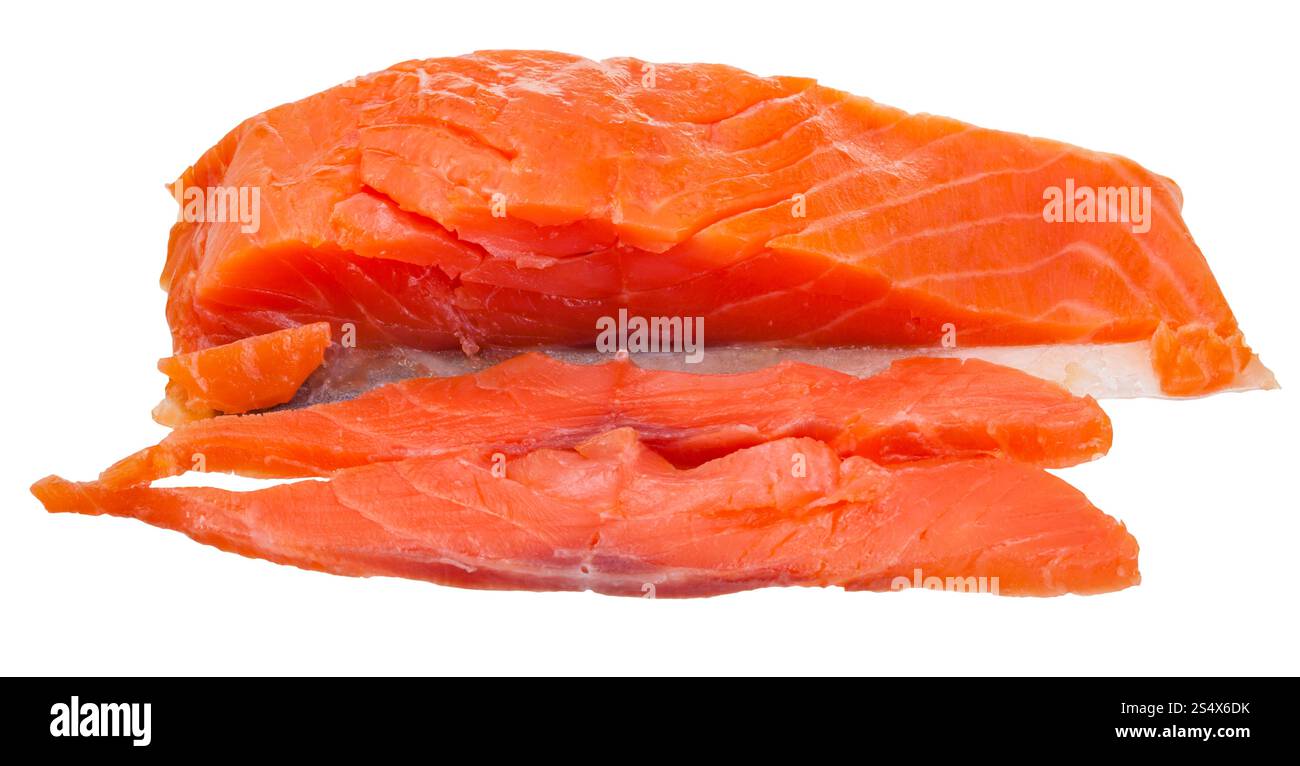 in Scheiben geschnitten Liftteller geräucherten Lachs rot Fisch Filet Stück isoliert auf weißem Hintergrund Stockfoto