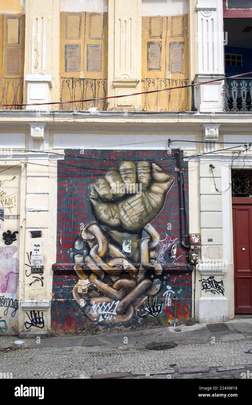 Grafitti zur Darstellung der Freiheit im Bezirk Lapa in Rio de Janeiro, Brasilien. Stockfoto