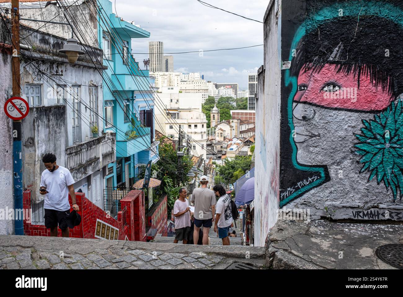 Ein Wandbild oben auf der Escadaria Selaron oder Lapa Treppe in Rio de Janeiro Stockfoto