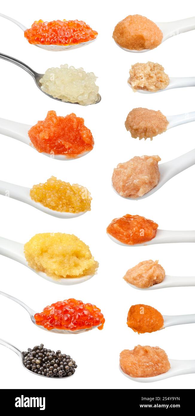 eingestellt von Löffel mit verschiedenen salzige Kaviar isoliert auf weißem Hintergrund Stockfoto