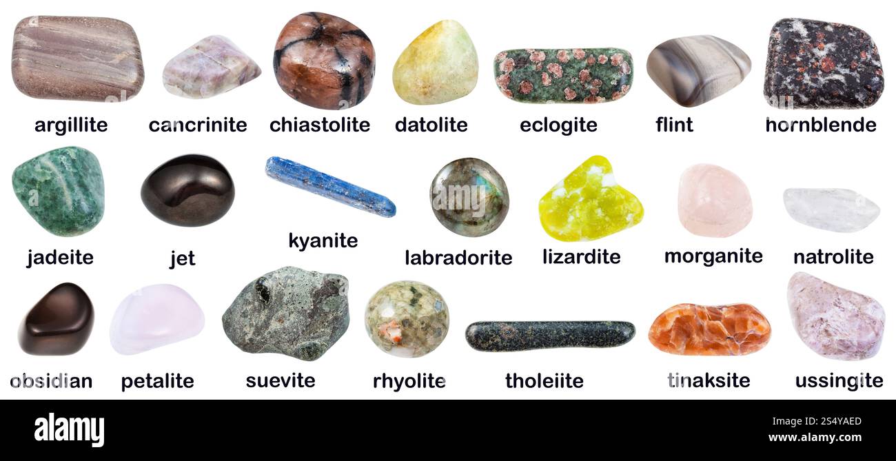 Geologische Sammlung von getrümmten Mineralsteinen mit Namen - Chiastolith, Analusit, Thaleiit, Eklogit, Rhyolit, Jadeite, Morganit, GEM, Stockfoto
