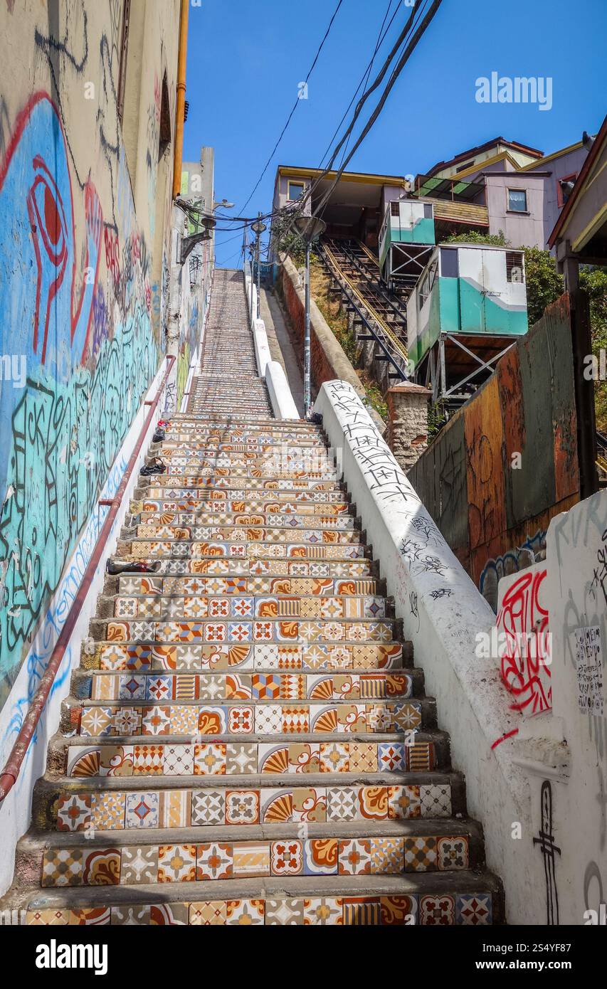Vintage Outdoor-Aufzug in der Stadt Valparaiso, Chile Stockfoto