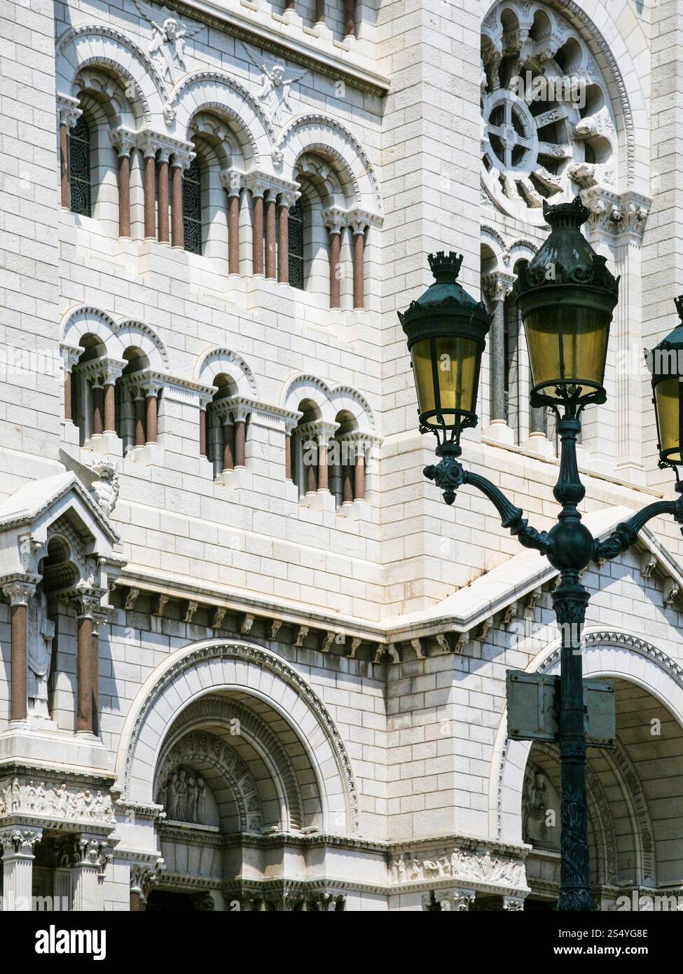 Wand der St. Nikolaus-Kathedrale (Kathedrale von Monaco) in Monaco-Stadt Stockfoto
