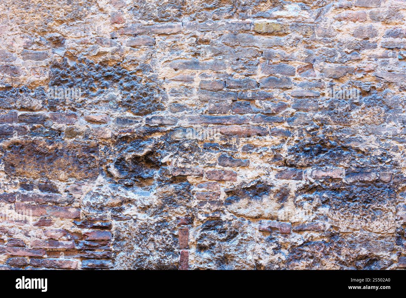 Fragment der alten Ziegel Wand Closeup (architektonische Hintergrundmuster). Stockfoto