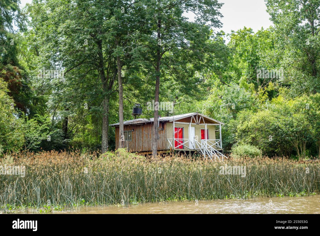 Alte alte Schuppen am Tigre River Delta. Buenos Aires. Altes Schuppen am Tigre-Delta. Buenos Aires Stockfoto